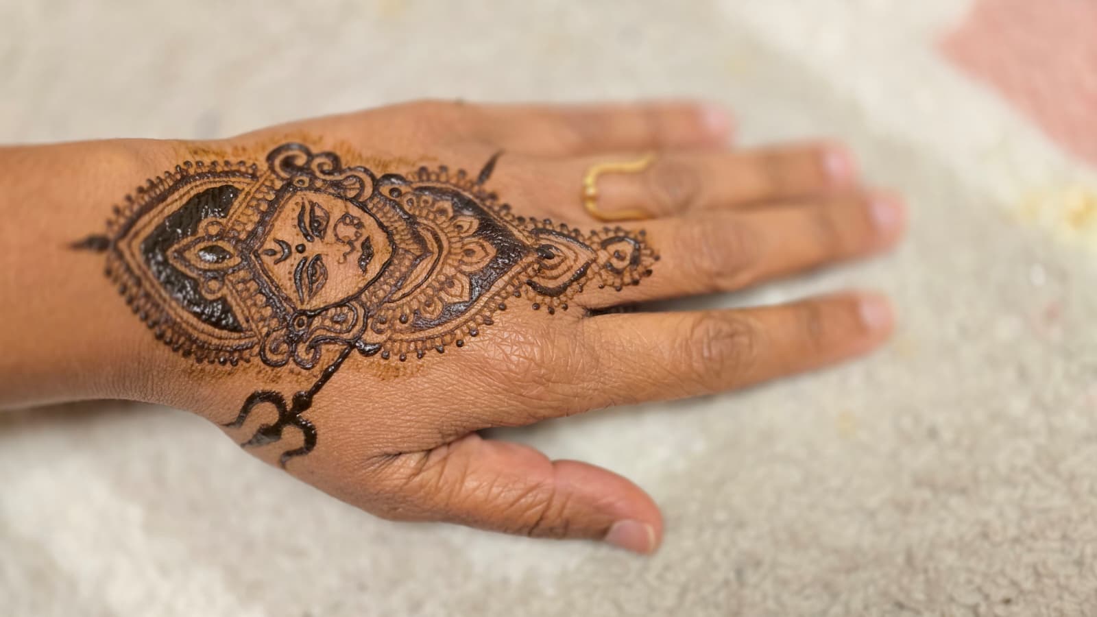 Henna Service 3